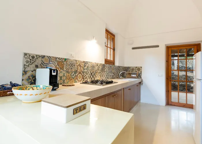 Relais Euterpini * San Michele (Pantelleria)